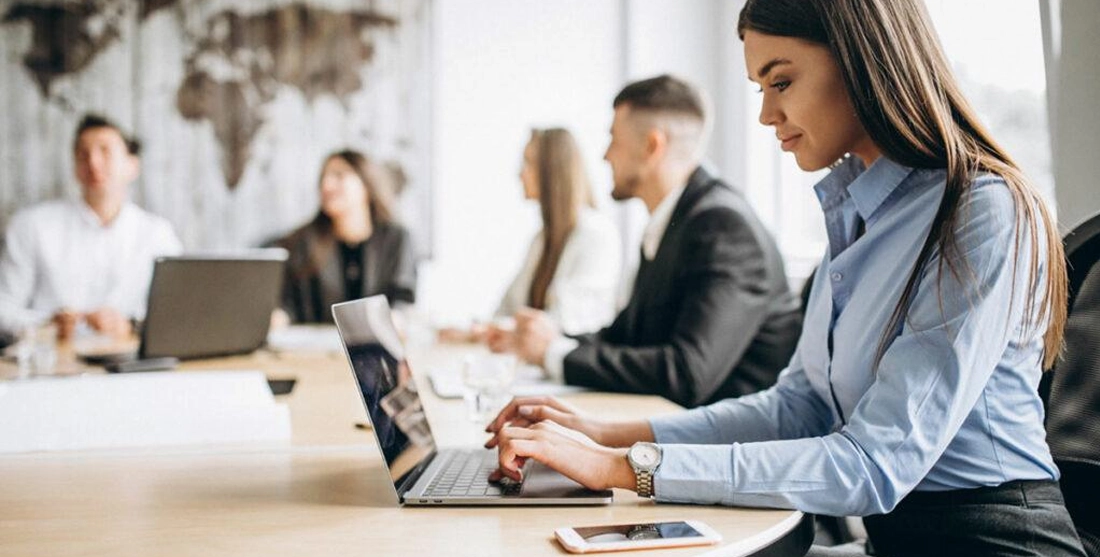 Recomendar una empresa o cultura laboral específica depende en gran medida de tus preferencias perso